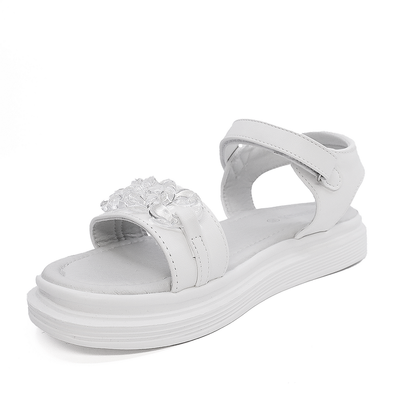 Sandale fete Benvenuti albe cu accesoriu decorativ 2577FS2310A